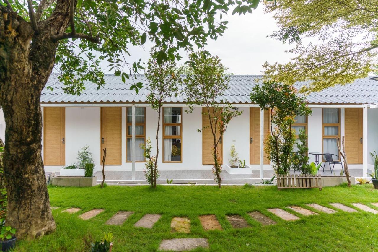 Sherva101 Home And Hostel Chiang Mai Bagian luar foto